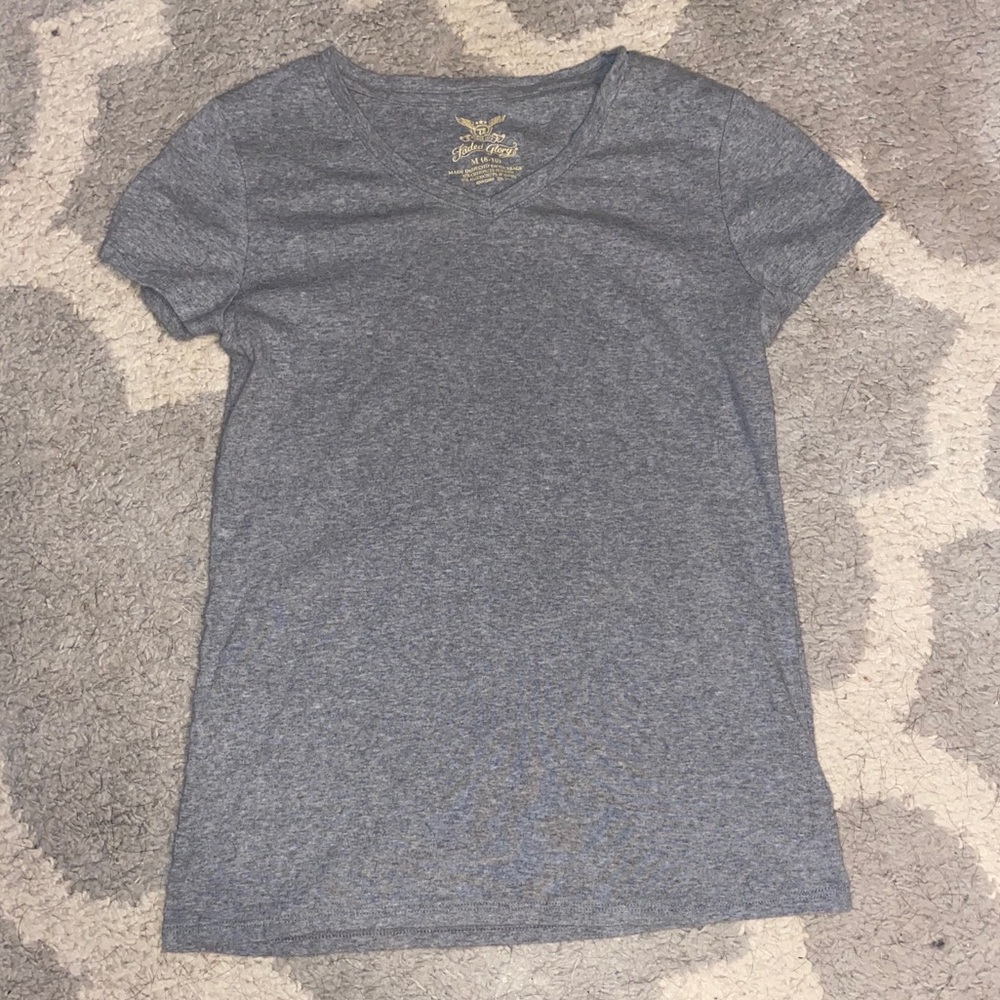 3/$9 or 5/$10 Grey tshirt m 8-10